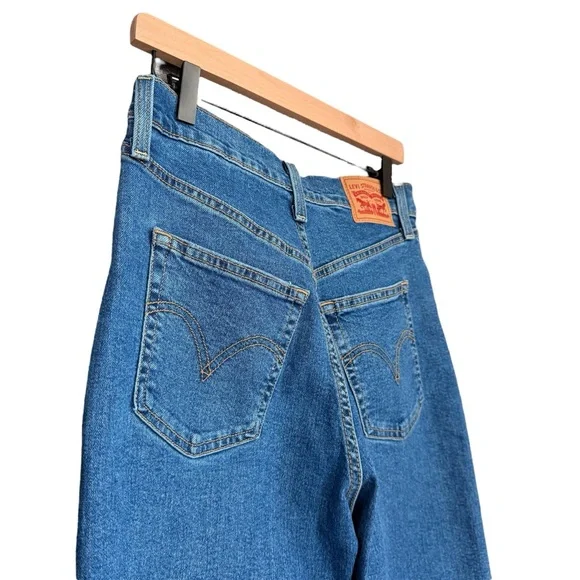 Levi’s Ribcage Straight Ankle Jeans - Picture 7 of 12